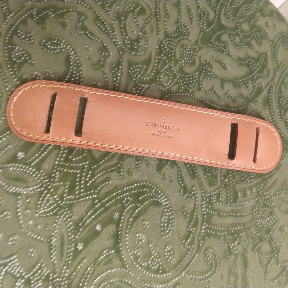 Louis Vuitton Extra Large Strap Pad - Picture 3 of 8